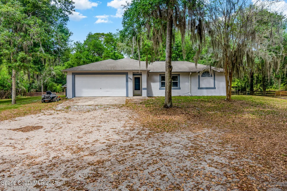 Unit for sale at 3595 Huntington Avenue, Mims, FL 32754