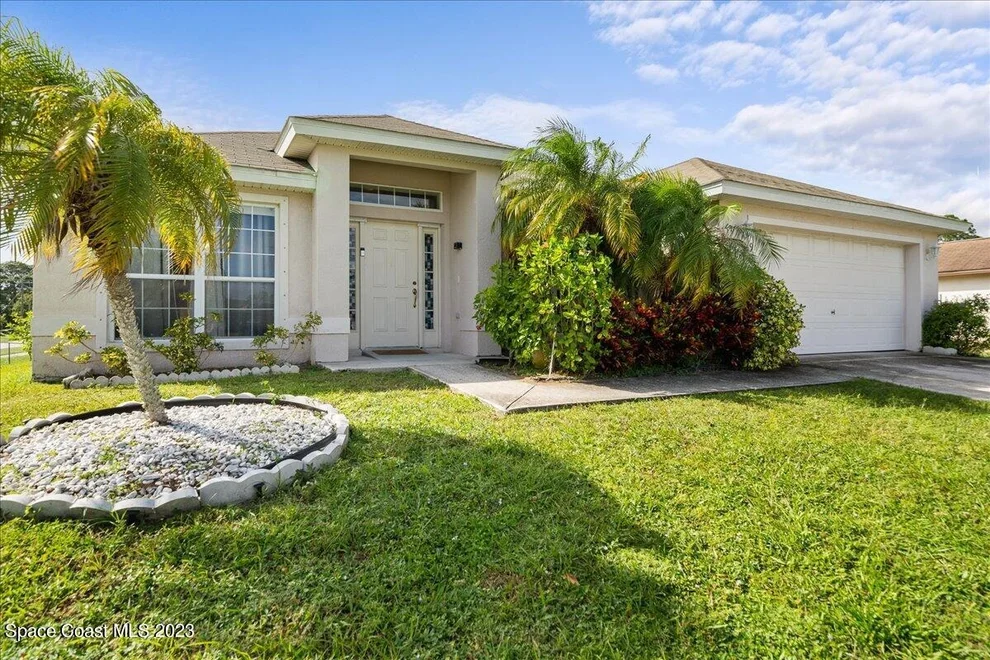 Unit for sale at 997 Lyons Circle NW, Palm Bay, FL 32907