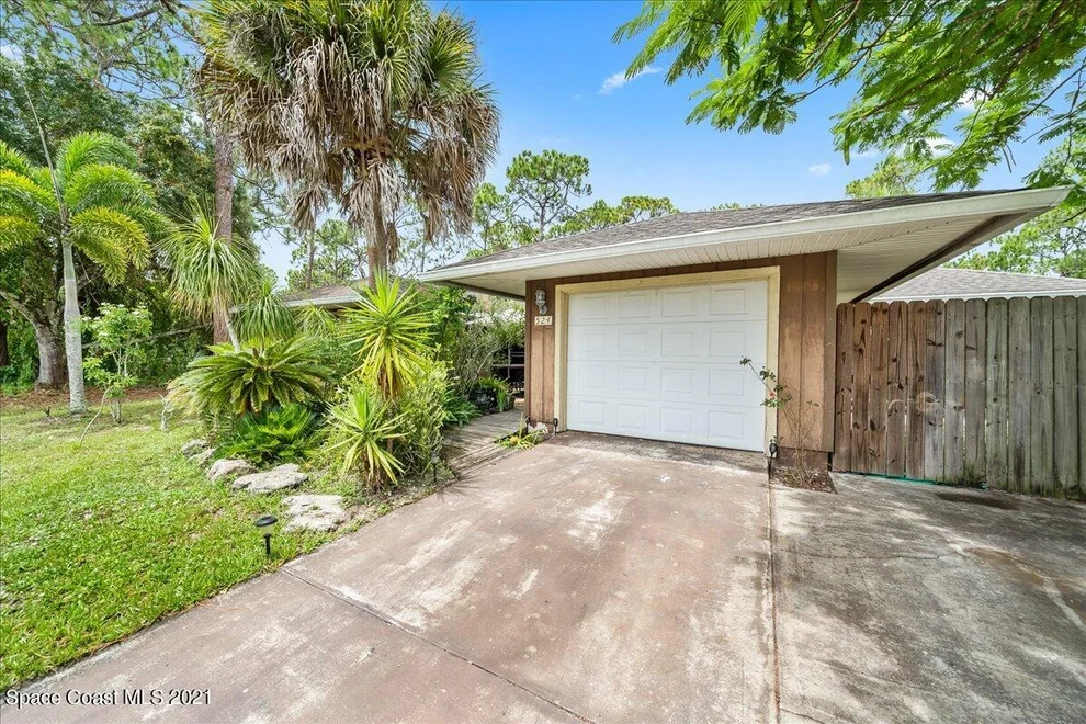 Unit for sale at 524 Commodore Avenue NW, Palm Bay, FL 32907