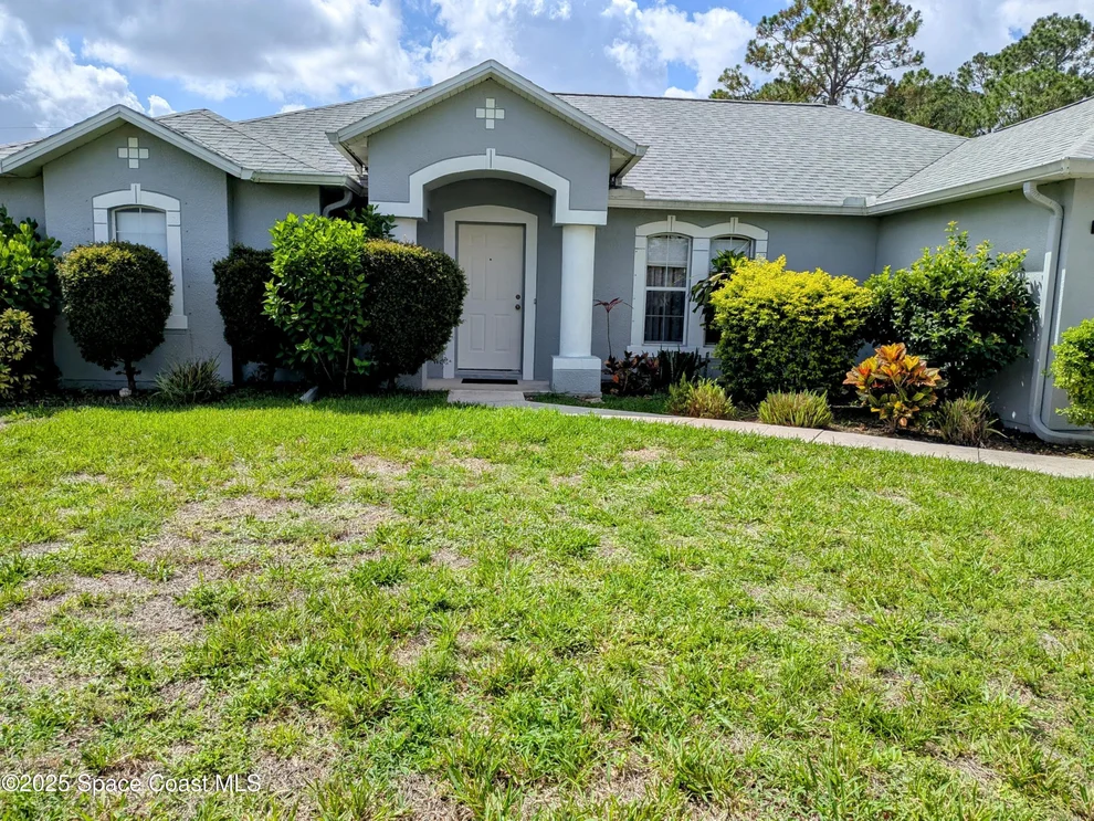 Unit for sale at 872 Ravenswood Street SE, Palm Bay, FL 32909