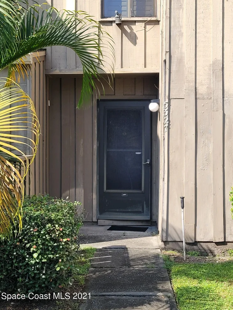 Unit for sale at 5327 Indian Creek Drive, Orlando, FL 32811