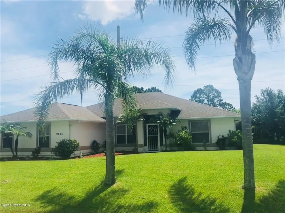 Unit for sale at 9625 Hibiscus Avenue, Micco, FL 32976