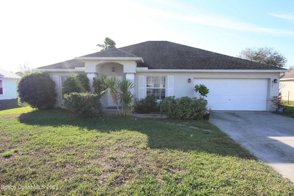 Unit for sale at 8165 100th Court, Vero Beach, FL 32967