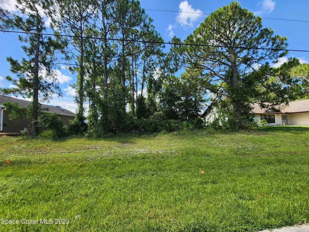 Unit for sale at 184 Emerson Drive NW, Palm Bay, FL 32907