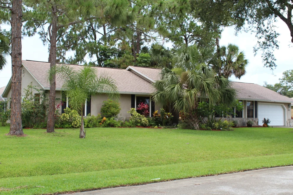 Unit for sale at 215 Neville Circle NE, Palm Bay, FL 32907