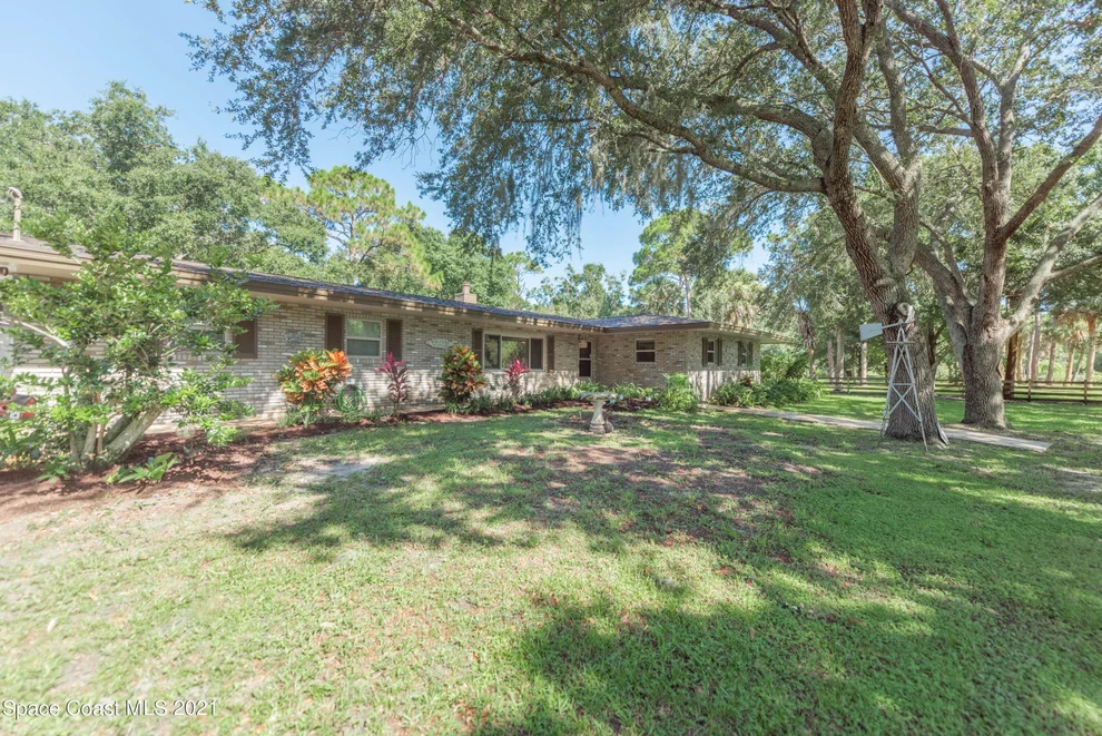 Unit for sale at 2680 Lakemont Road, Melbourne, FL 32934