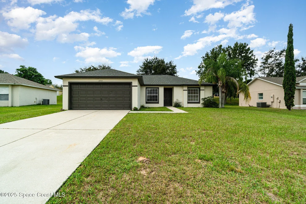 Unit for sale at 11833 Foxglove Drive, Clermont, FL 34711