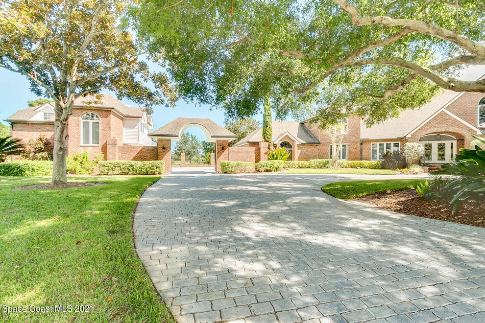 Unit for sale at 607 Woodbridge Drive, Melbourne, FL 32940