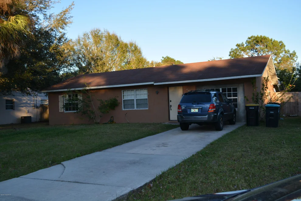Unit for sale at 463 Cheltenham Avenue SE, Palm Bay, FL 32909