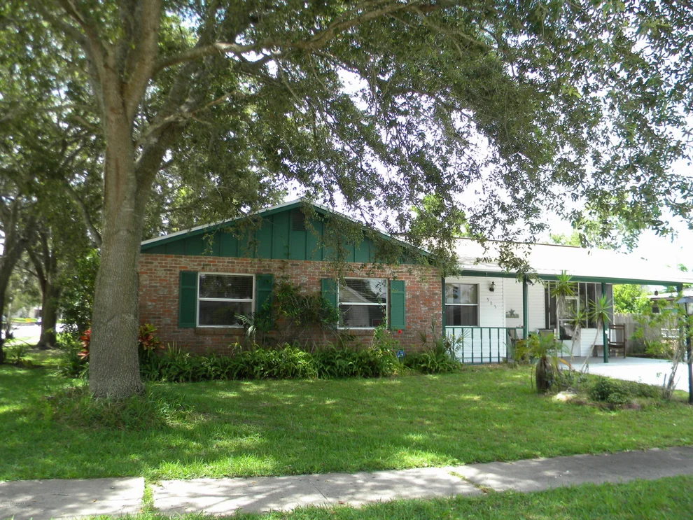 Unit for sale at 585 Gardenia Circle, Titusville, FL 32796