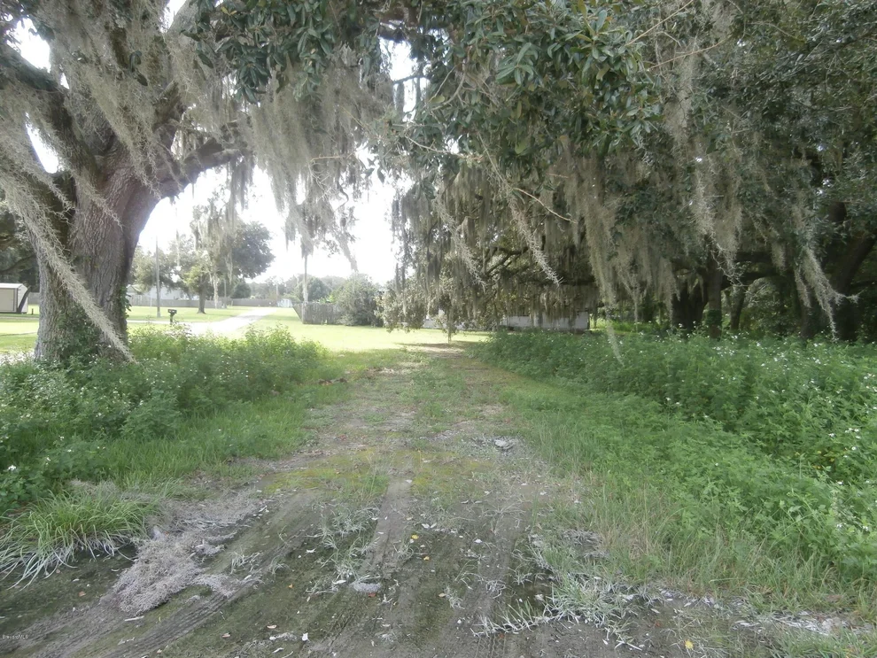 Unit for sale at 37022 Geiger Road, Zephyrhills, FL 33542