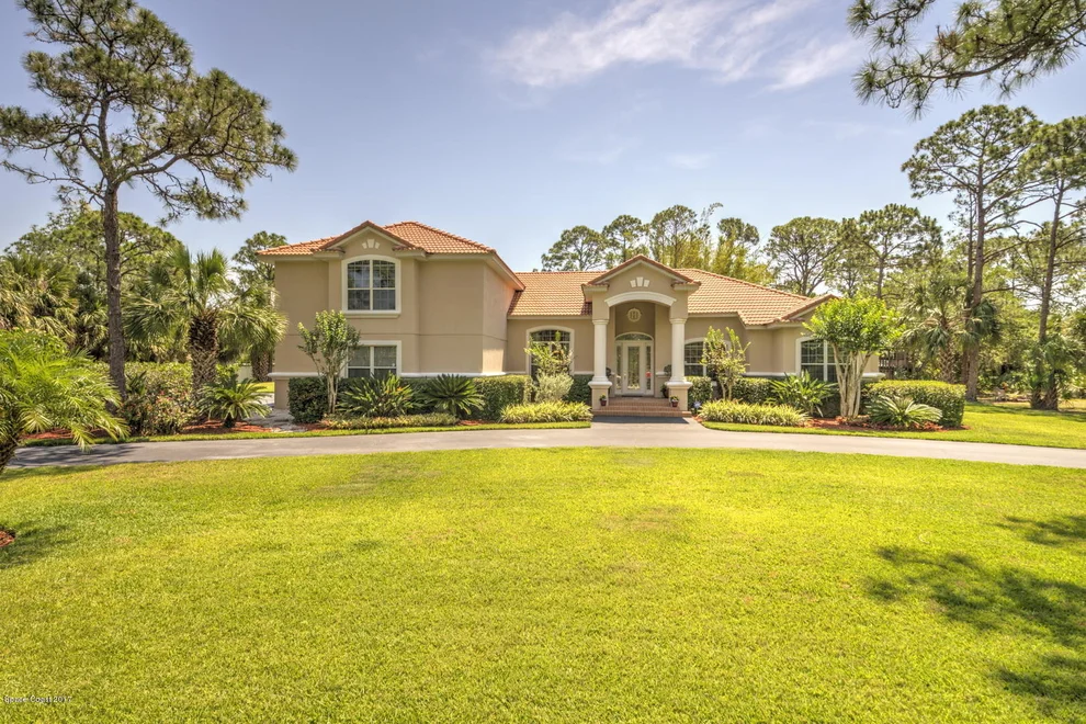 Unit for sale at 2505 Woods Lane, Melbourne, FL 32934