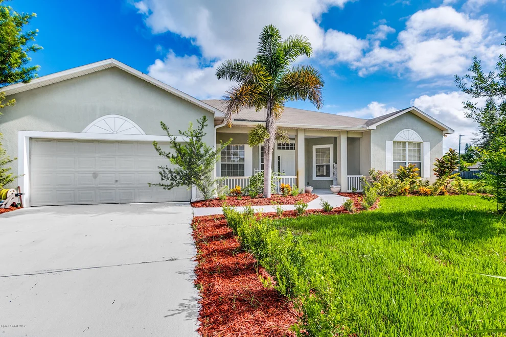 Unit for sale at 899 Lyons Circle NW, Palm Bay, FL 32907