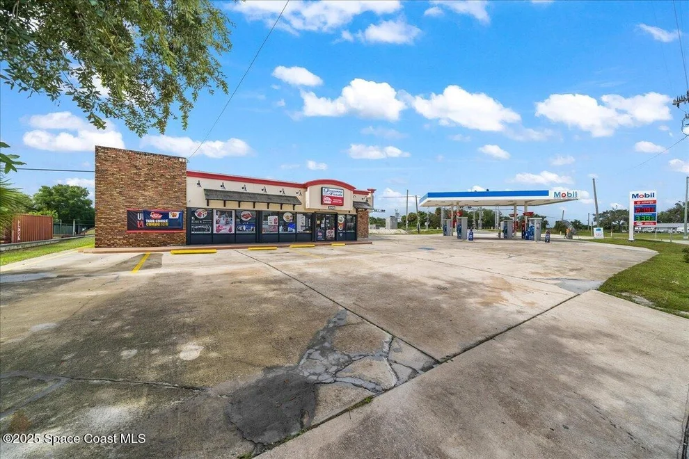 Unit for sale at 2009 N Cocoa Boulevard, Cocoa, FL 32922