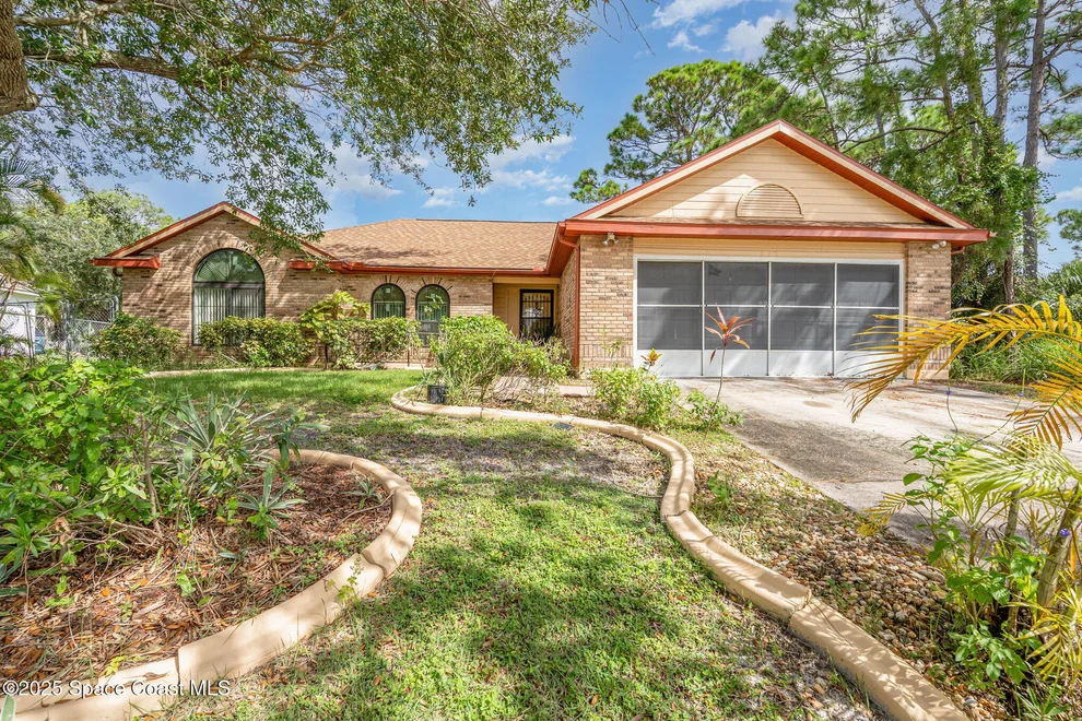 Unit for sale at 915 Elmont Street NW, Palm Bay, FL 32907