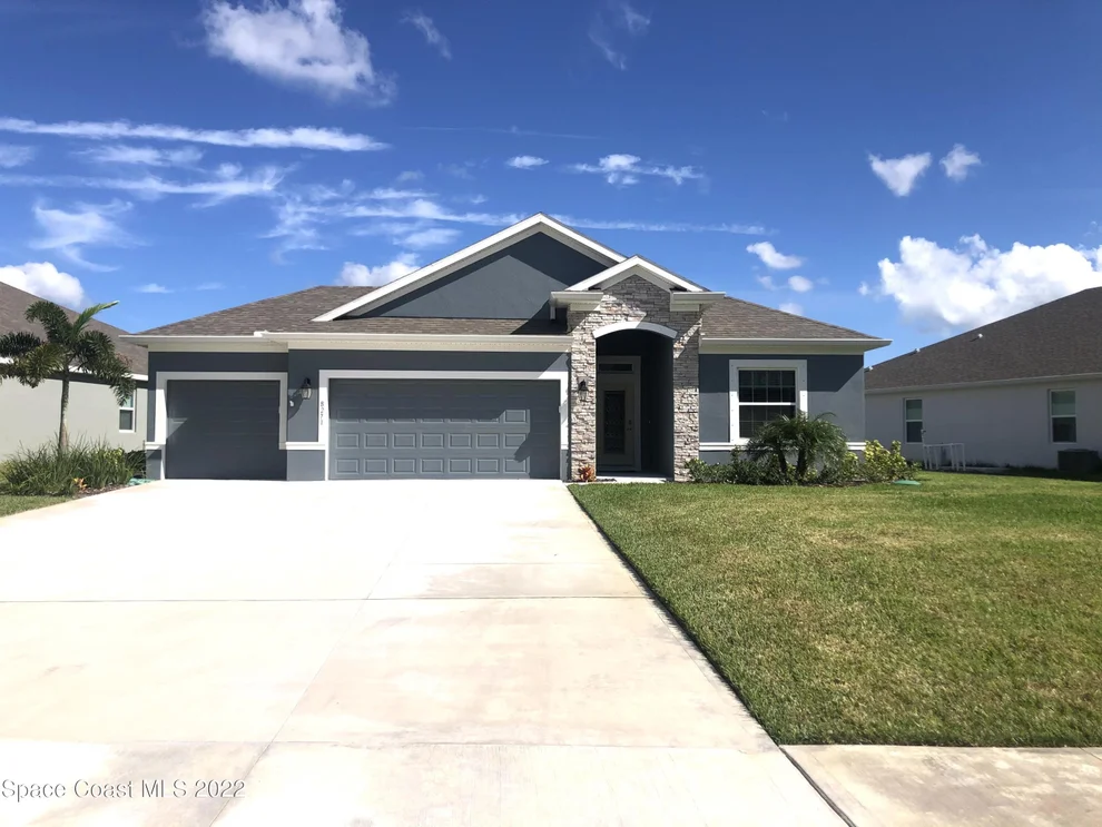 Unit for sale at 8271 Laguna Circle, Micco, FL 32976