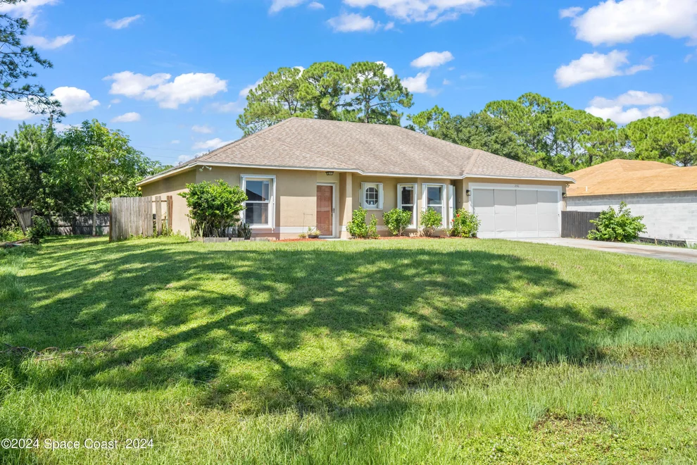 Unit for sale at 290 Gertrude Avenue SW, Palm Bay, FL 32908