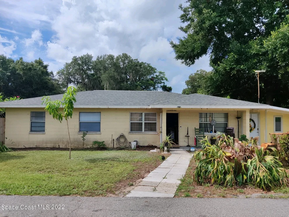 Unit for sale at 40 Hall Street, Frostproof, FL 33843