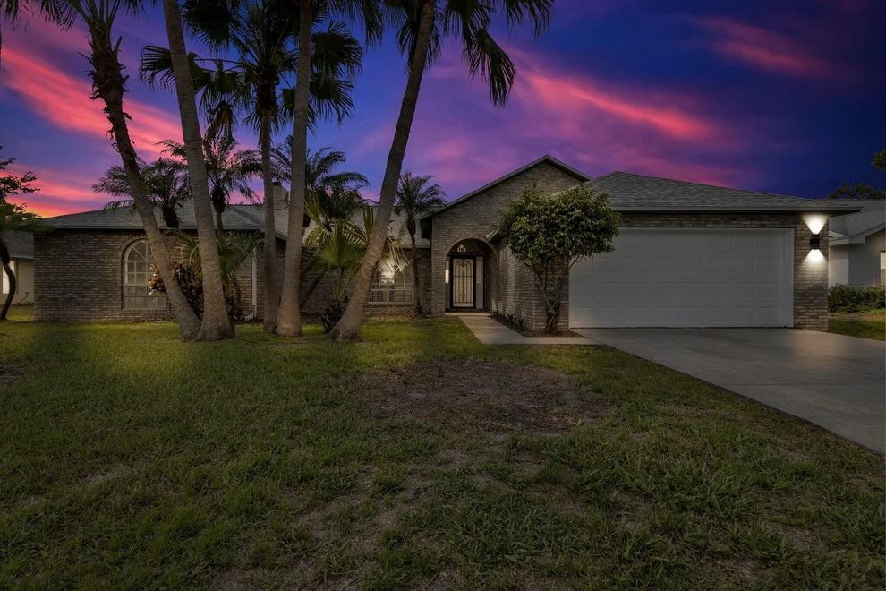 Unit for sale at 550 Americana Boulevard NE, Palm Bay, FL 32907