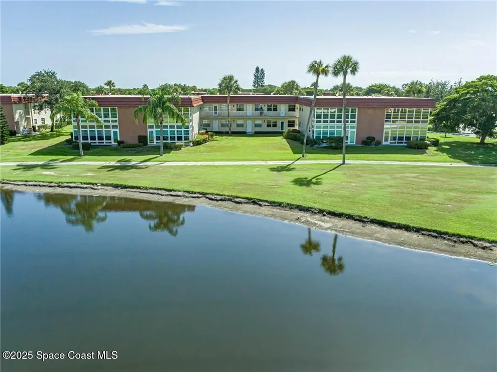 Unit for sale at 76 Royal Oak Drive, Vero Beach, FL 32962
