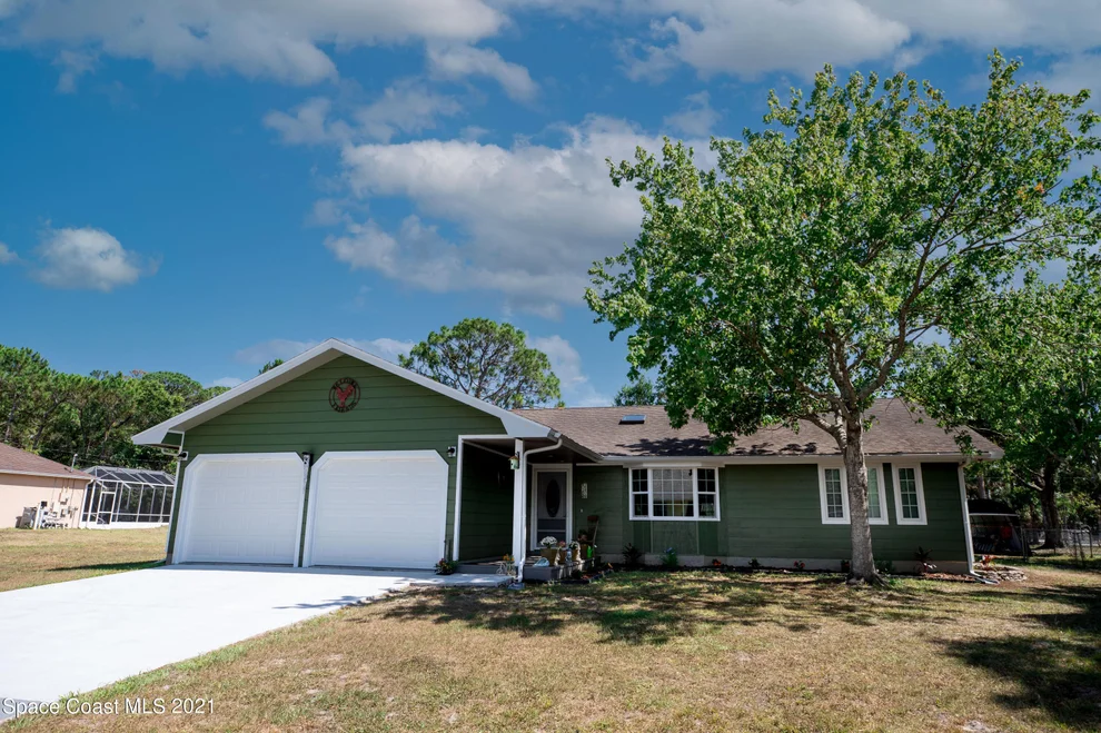 Unit for sale at 502 Narragansett Street NE, Palm Bay, FL 32907