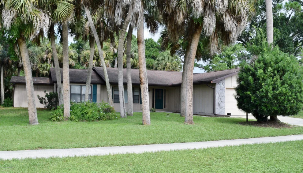 Unit for sale at 617 Dundee Circle, West Melbourne, FL 32904