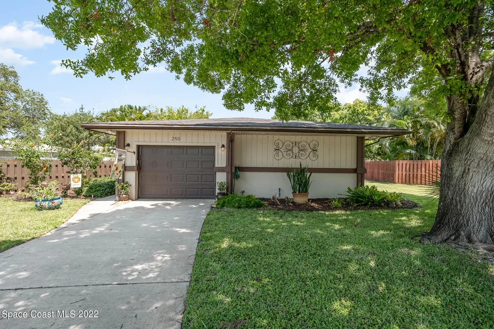 Unit for sale at 250 Applewood Circle, Melbourne, FL 32940
