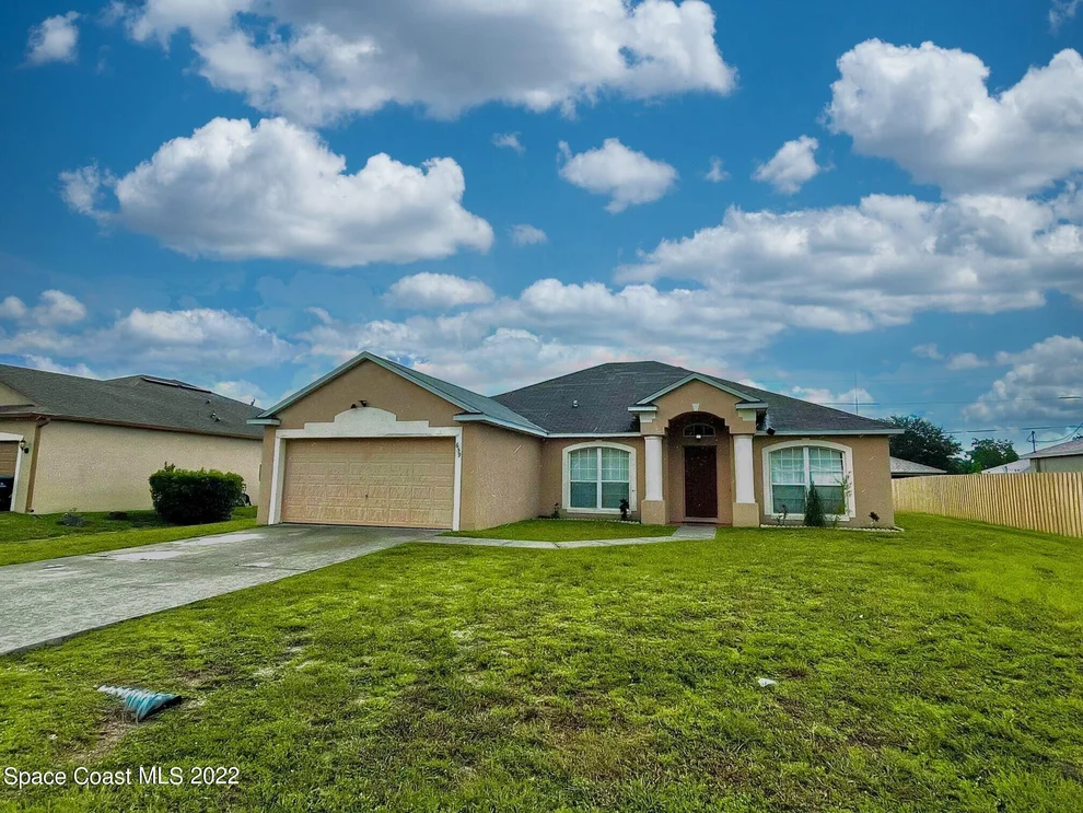Unit for sale at 659 Commargo Road NW, Palm Bay, FL 32907