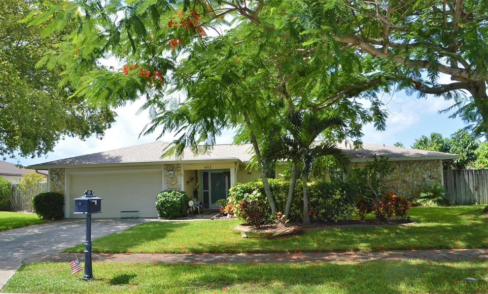 Unit for sale at 652 N Hedgecock Square N, Satellite Beach, FL 32937