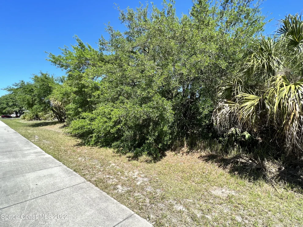 Unit for sale at 615 Degroodt Road SW, Palm Bay, FL 32908