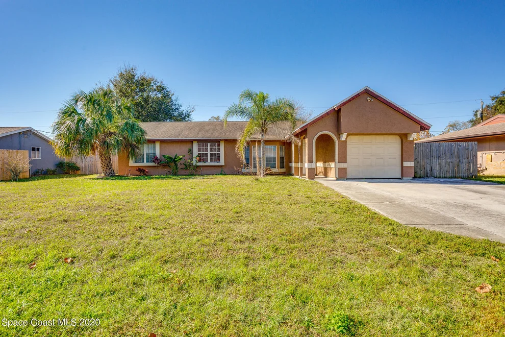 Unit for sale at 220 Manth Avenue, Cocoa, FL 32927
