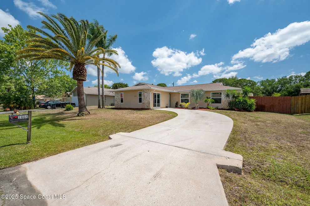 Unit for sale at 1005 Dallam Avenue NW, Palm Bay, FL 32907