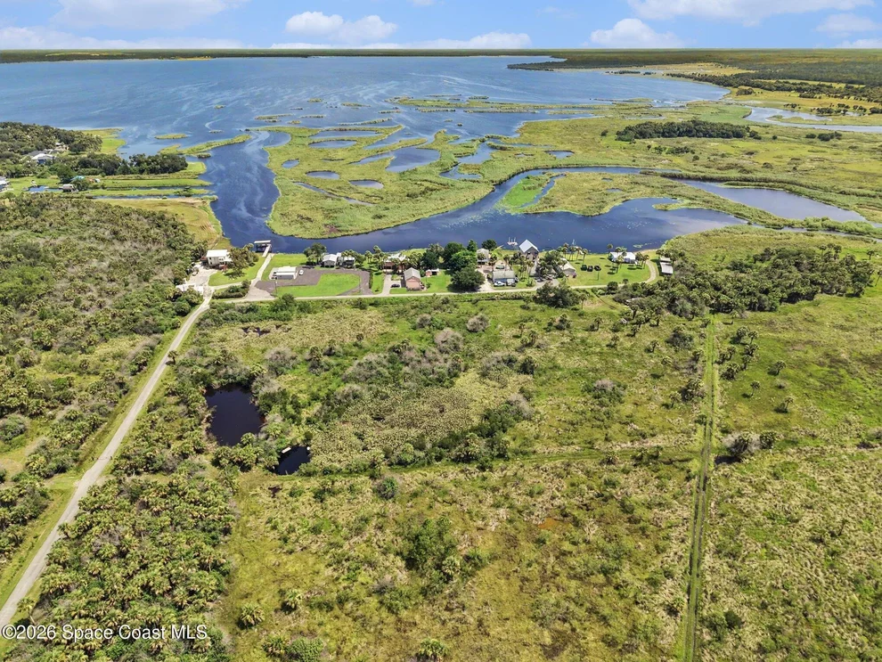 Unit for sale at 4000 Sr 46, Geneva, FL 32732