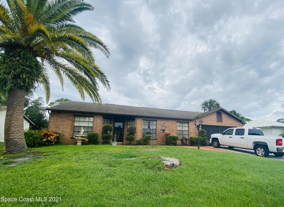 Unit for sale at 965 Elmont Street NW, Palm Bay, FL 32907