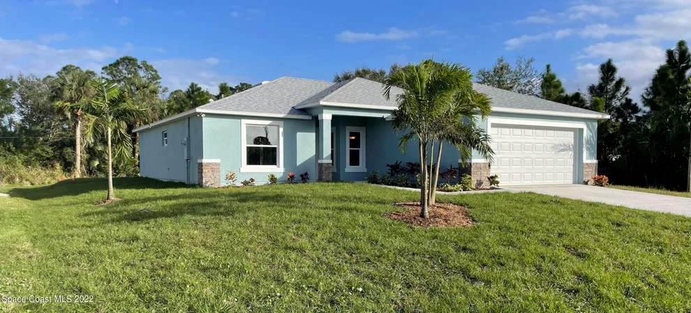 Unit for sale at 567 Whitehall Avenue SW, Palm Bay, FL 32908