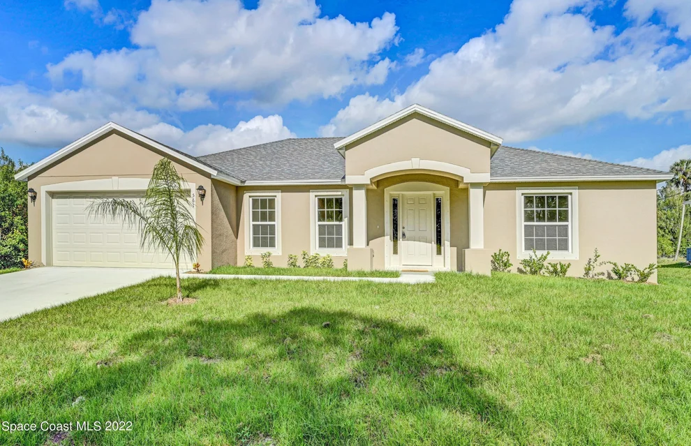 Unit for sale at 561 Scenic Road SW, Palm Bay, FL 32905