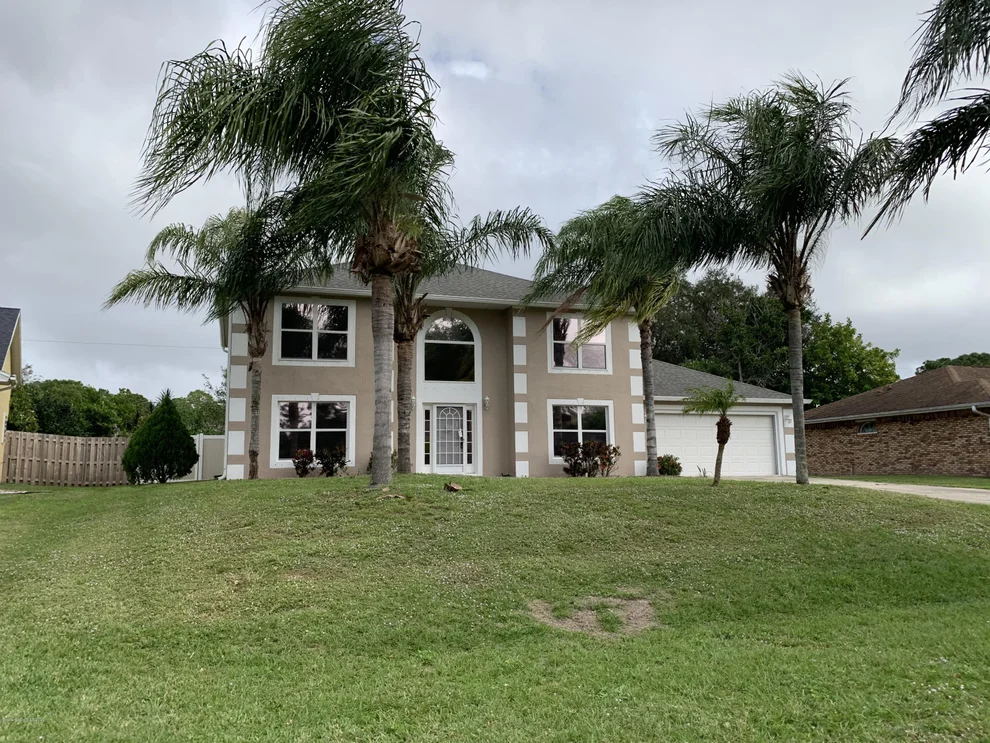 Unit for sale at 575 Balcom SE, Palm Bay, FL 32909
