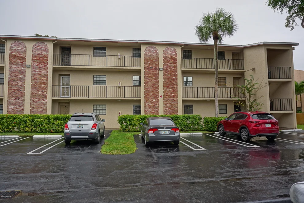 Unit for sale at 3351 NW 85 Avenue, Margate, FL 33063
