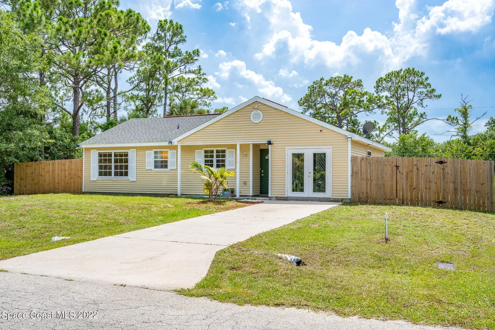 Unit for sale at 818 Brittan Avenue SE, Palm Bay, FL 32909
