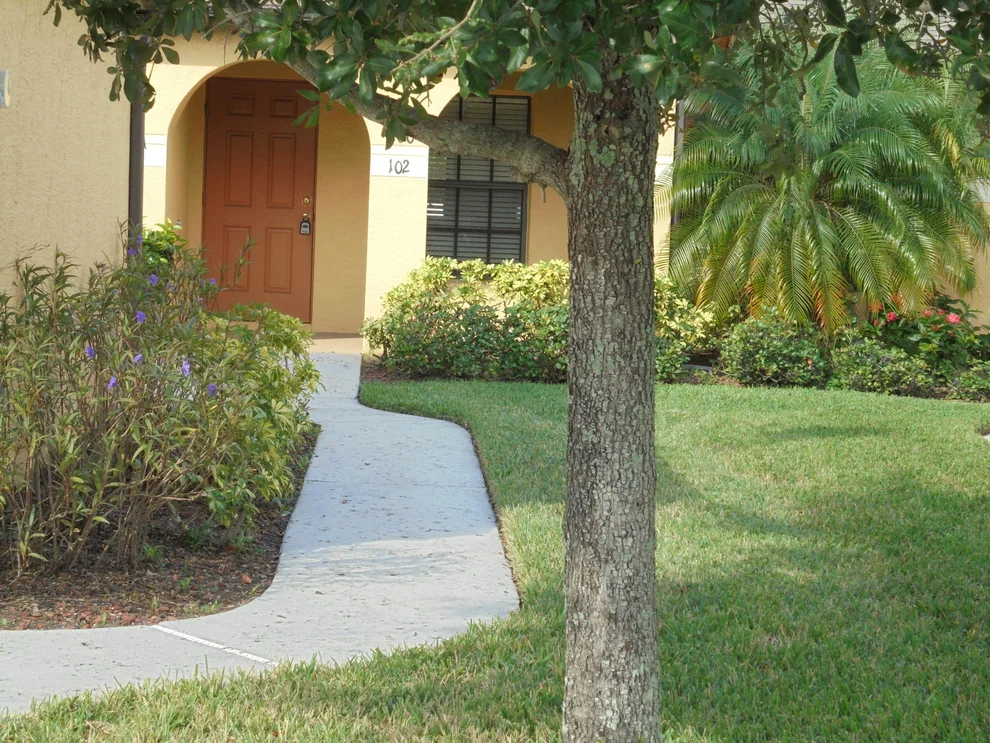 Unit for sale at 1100 Luminary Circle, Melbourne, FL 32901