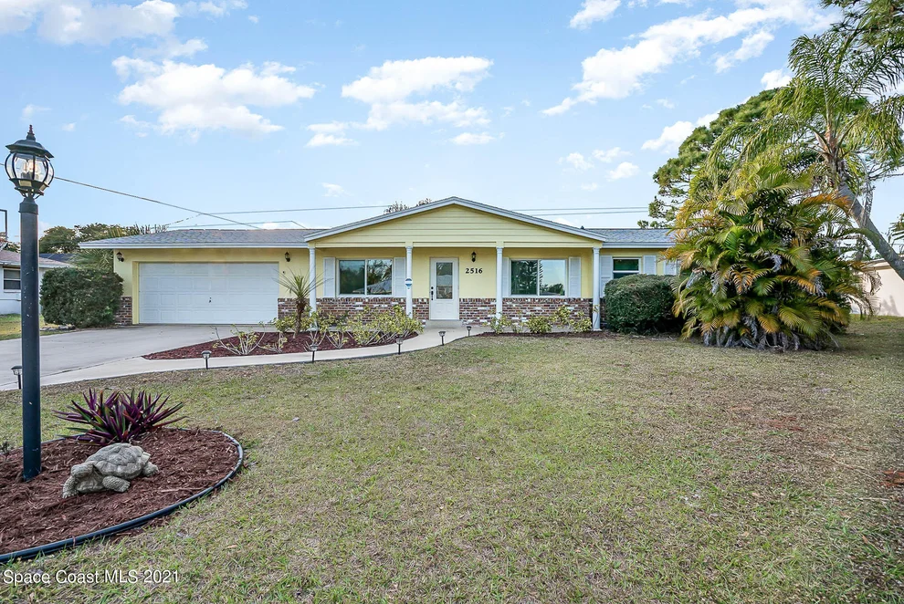 Unit for sale at 2516 Pinehurst Circle, Melbourne, FL 32901