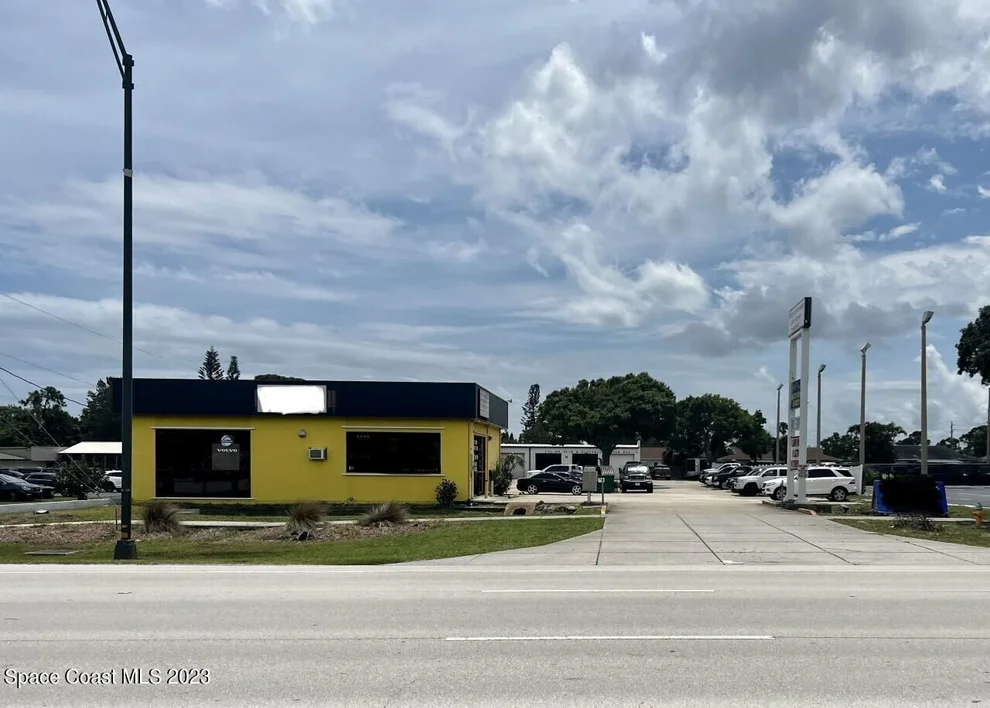 Unit for sale at 1559 E Merritt Island Causeway, Merritt Island, FL 32952