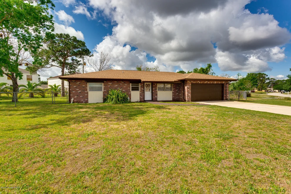 Unit for sale at 502 Australian Road NW, Palm Bay, FL 32907