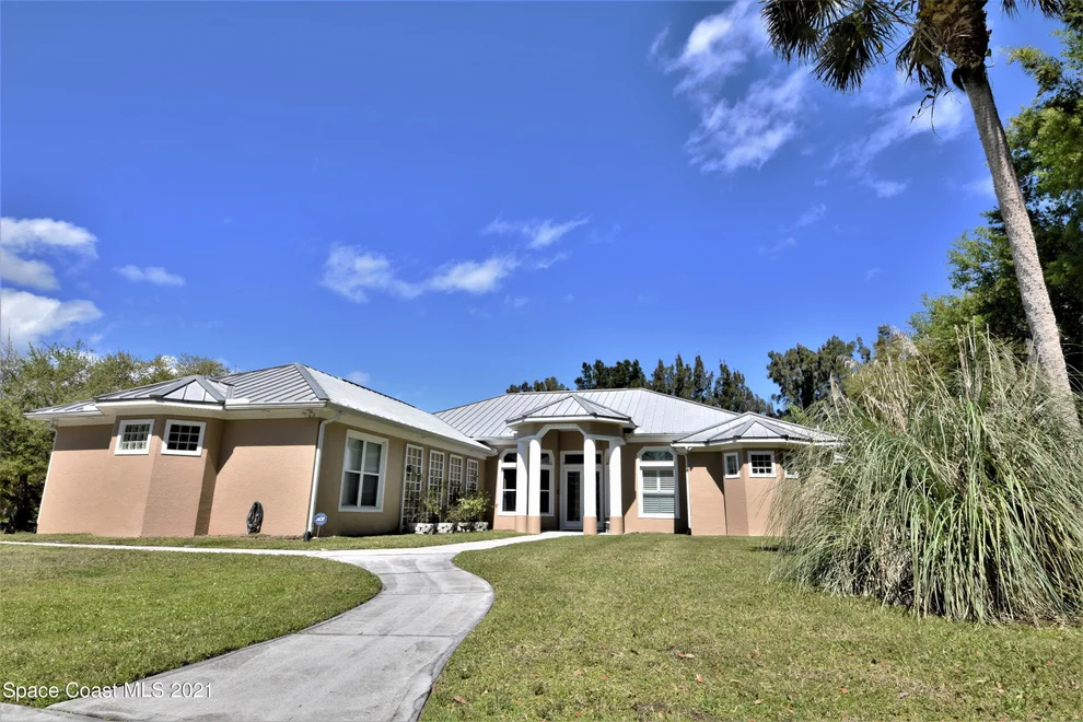 Unit for sale at 850 E Hall Road, Merritt Island, FL 32953