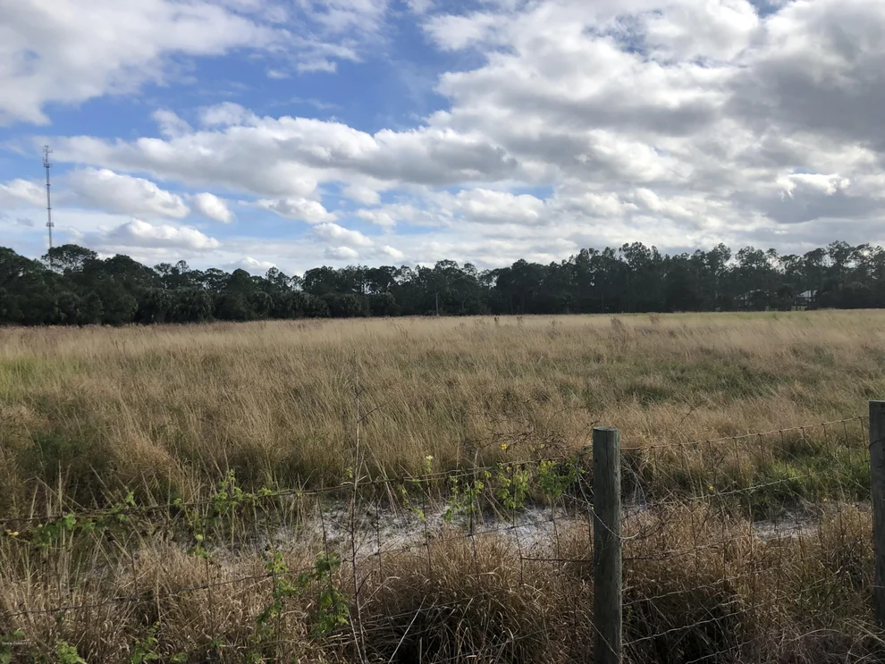 Unit for sale at 12465 85th Street, Fellsmere, FL 32948
