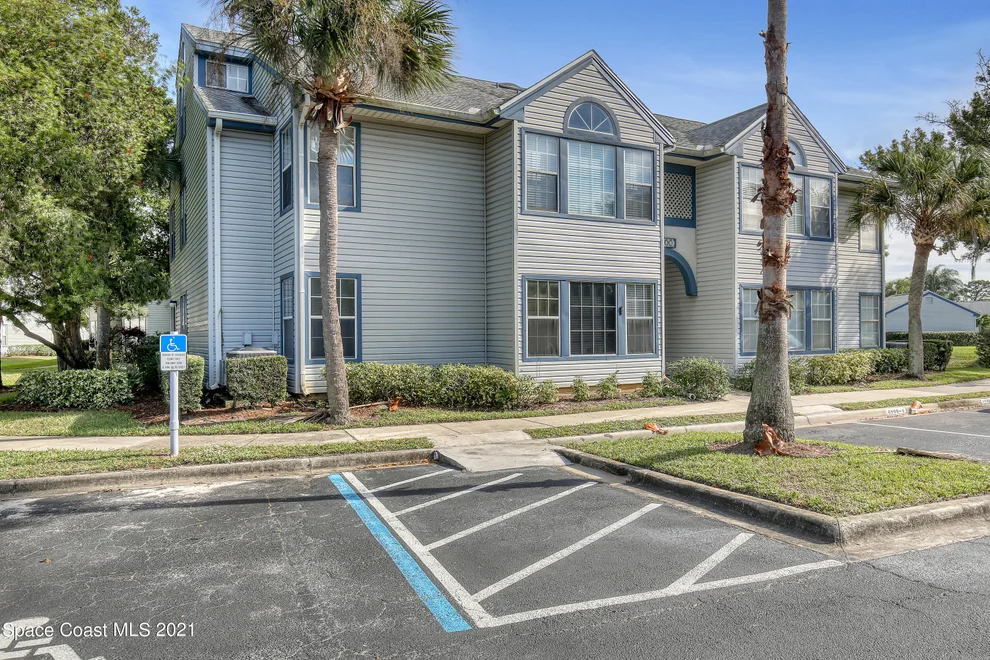 Unit for sale at 4900 Lake Waterford Way W, Melbourne, FL 32901
