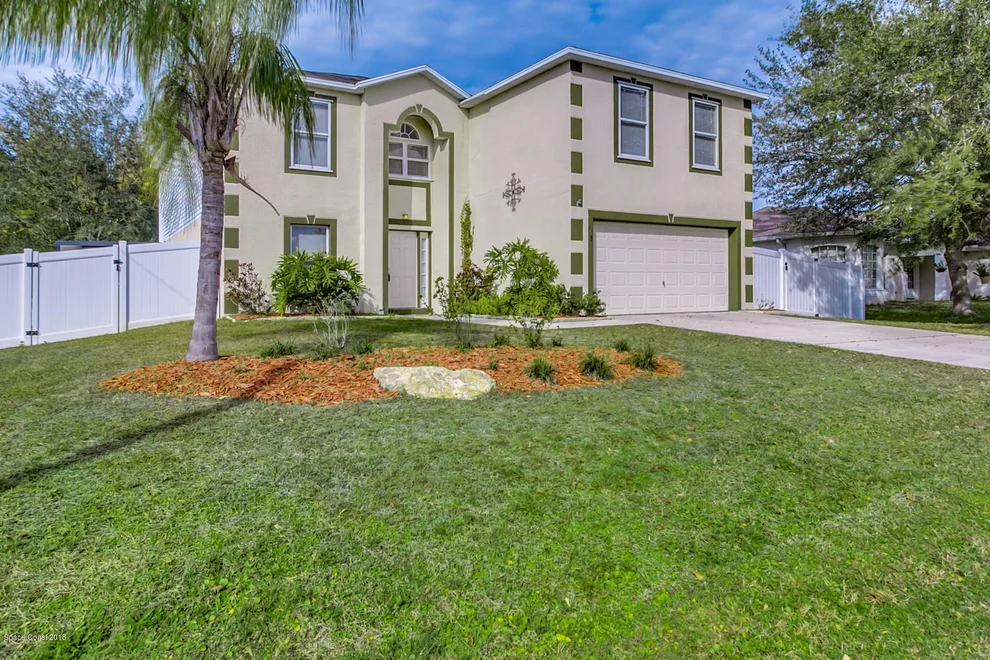 Unit for sale at 158 Oakcrest Avenue NE, Palm Bay, FL 32907