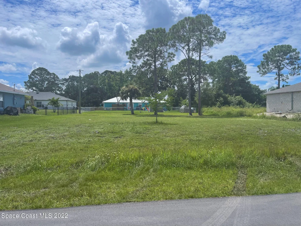 Unit for sale at 205 Wendover Road SW, Palm Bay, FL 32908