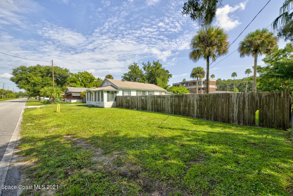 Unit for sale at 2337 Broadway Avenue, Mims, FL 32754