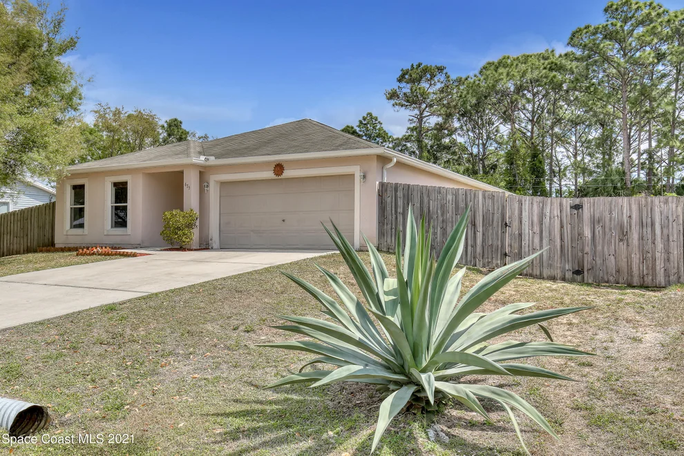 Unit for sale at 675 Trinidad Avenue SE, Palm Bay, FL 32909